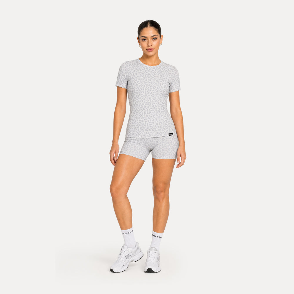 LEO Shorts Velvara
